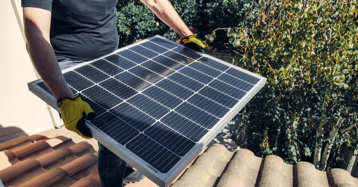 Comparing Manufacturer Warranties on Solar Panels