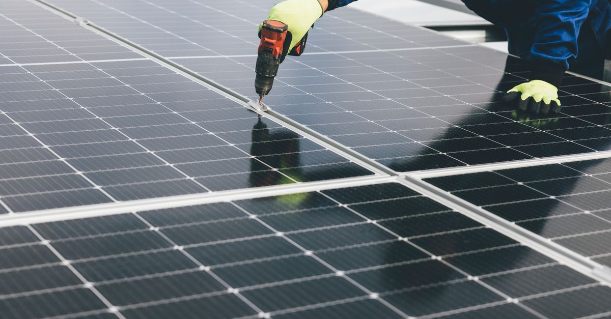 How to Extend the Life of Your Solar Panel Warranty