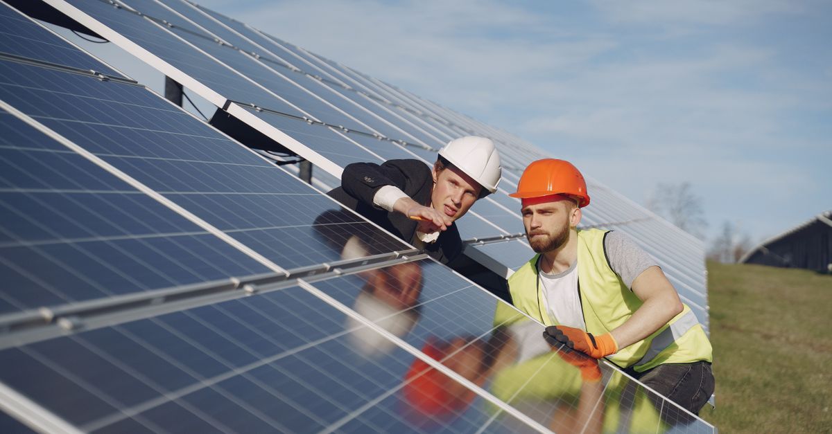 Seasonal Cleaning Tips for Solar Panel Care